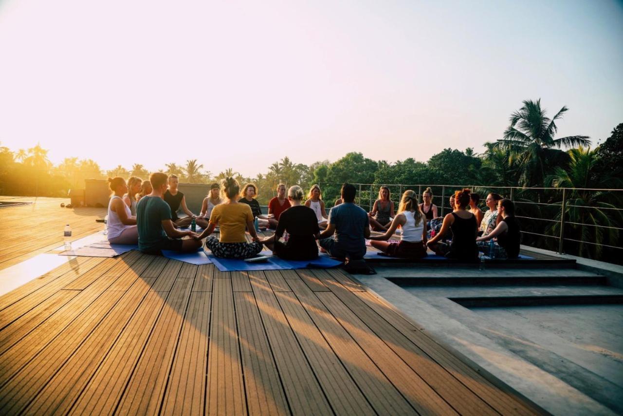 The Salty Pelican Yoga & Surf Retreat Dickwella Exterior photo