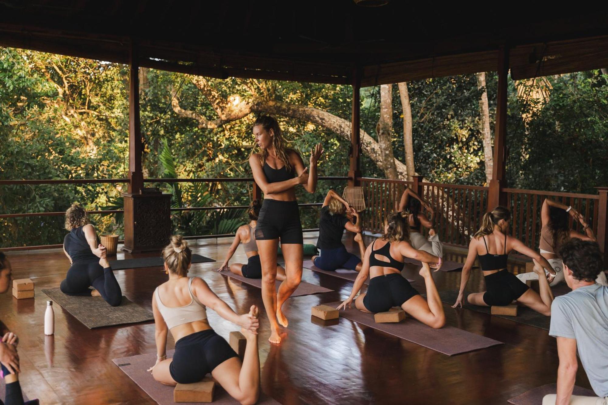 The Salty Pelican Yoga & Surf Retreat Dickwella Exterior photo